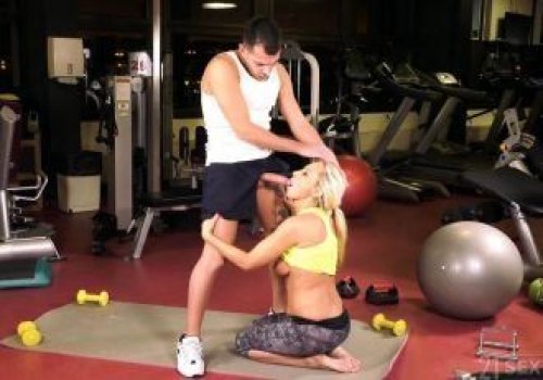 Vợ lồn to nứng ra ngoài tập gym và mây mưa cùng trai trẻ